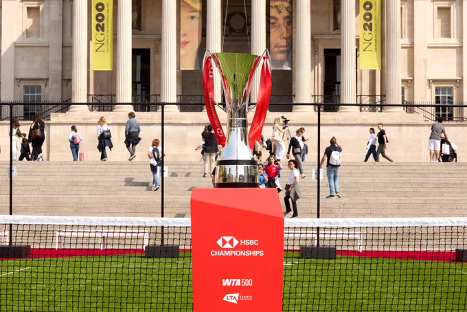 Photo of new WTA HSBC Championships trophy in Trafalgar Square