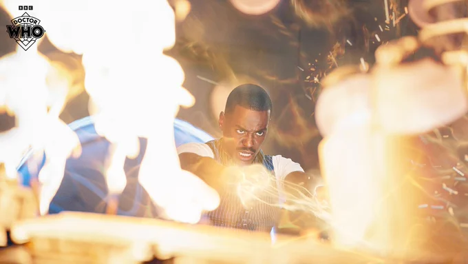 The Doctor (Ncuti Gatwa) turns his regeneration onto the TARDIS console in 'The Reality War'.