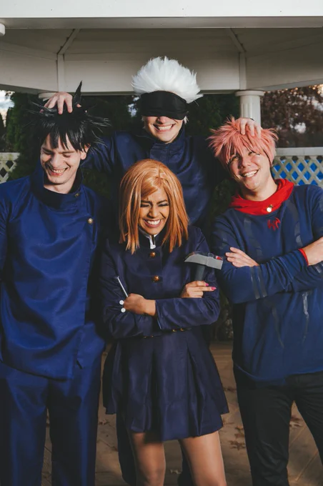 Gojo making Nobara, Megumi, and Yuuji laugh from Jujutsu Kaisen

Accounts on insta: 
Gojo: @cowdemon 
Yuuji: @sussurrarcosplay
Megumi: @willthechamp 
Nobara: @krashedcosplay

📸: @j.a.d.e.g.r.e.e.n.e on insta