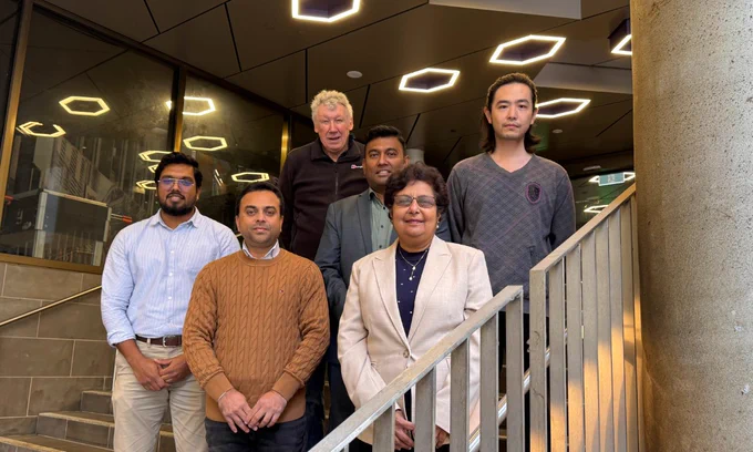 The team from left to right: Dr Roshan Jayathilakage, Dr Chamila Gunasekara, Dr David Law, Associate Professor Dilan Robert, Professor Sujeeva Setunge, Dr Yuguo Yu.