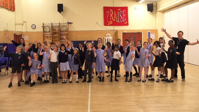 Jem Sharples Tenors Unlimited with choir from St John's Church of England Primary School