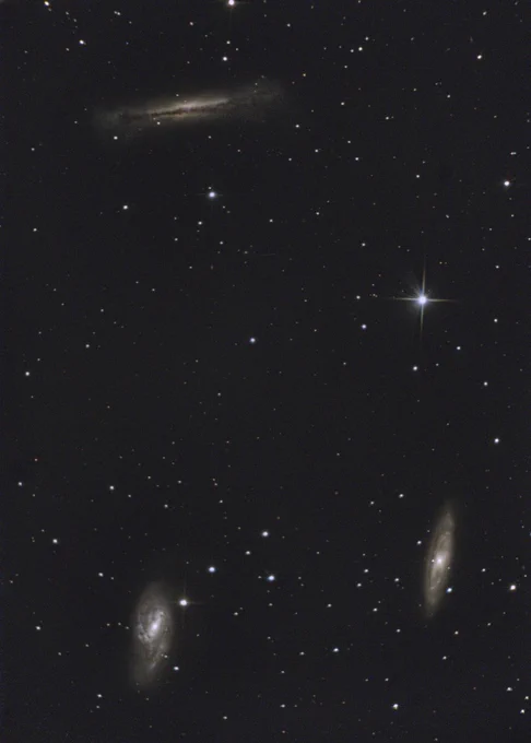 撮影機材
鏡筒：Sky-Watcher BKP130 (エクステンダー装着・合成焦点距離 825mm・f/6.4)
架台：Sky-Watcher Star Adventurer GTi
カメラ：ZWO ASI183MC

露出
Gain 180
60s × 120フレーム
総露出時間120分
ダーク補正済

使用したソフト
SharpCap 4.0
PixInsight 1.8.9-3
Lightroom (iOS版)

その他
2025年03月26日22時00分頃、和歌山県西牟婁郡すさみ町内にて撮影