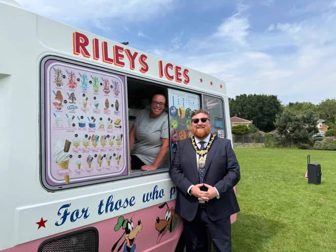 Mayor of St Helens borough, Cllr Seve Gomez-Aspron, pictured with Rileys Ice's