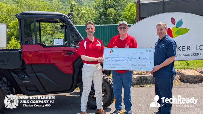 🚨 New Bethlehem Fire Co & Mayor Gordon Barrows unveils new 2025 Cam 6X6 Defender thanks to a donation from J.M. Smuckers! 🙌 Special thanks to all who made it possible! 

📸 Photos by Calico Systems & TechReady!

#FireCo #Smuckers #NewBethlehem #RedbankValley