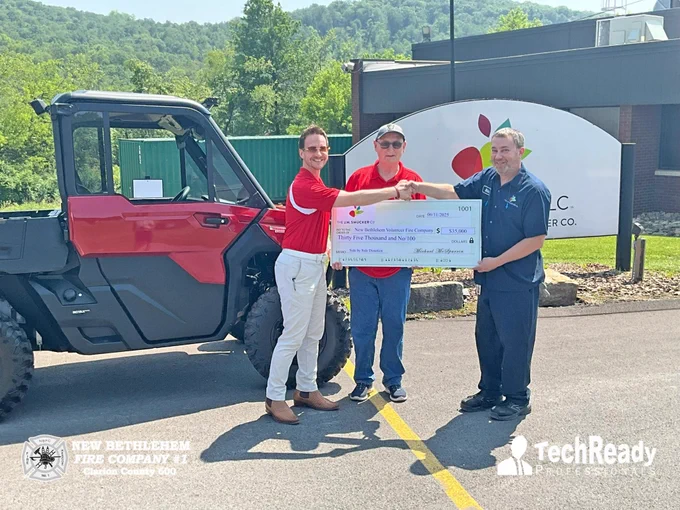 🚨 New Bethlehem Fire Co & Mayor Gordon Barrows unveils new 2025 Cam 6X6 Defender thanks to a donation from J.M. Smuckers! 🙌 Special thanks to all who made it possible! 

📸 Photos by Calico Systems & TechReady!

#FireCo #Smuckers #NewBethlehem #RedbankValley