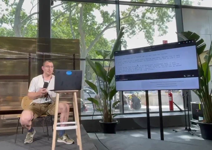 Pol Pastells durant la presentació de SCRIBAL al Sónar.
