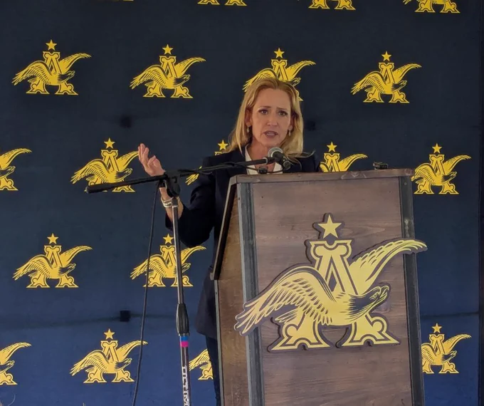 Arkansas Lt. Governor Leslie Rutledge addressing the crowd and affirming the importance of agriculture in Arkansas.