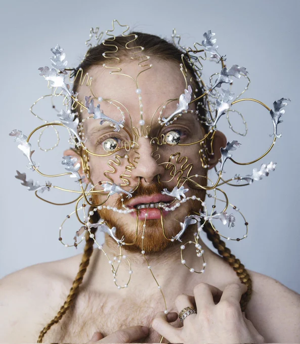 suowr excited to announce it hat got to interview theee master maskmaker and Björk's co-creative director for over a decade, James Merry! 🪡✨ Pls check it out on gasttfashion .com, via the link in my bio, it's a good one 🌟

Photography Credits:
Tim Walker: 'Greenman' Headpiece for i-D.
Viðar Logi: 'Ostra' Facepiece.