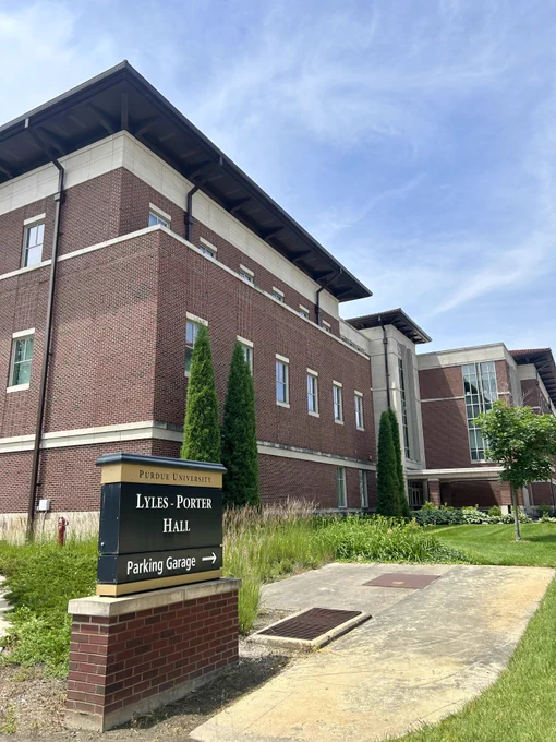 @PurdueSLHS researchers are looking for participants for a variety of studies happening now, including:

▪️ Healthy adults swallowing and brain study
▪️ Word learning study for children with speech-language delays

#PurdueSLHS #PurdueHHS #SimulScan #Languagedelay
Repost from @PurdueHHS