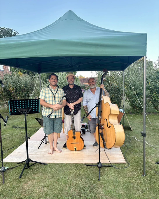 Fabulous evening yesterday at beautiful @Godinton  ! A big wedge was raised for a truly worthy cause..no not us, @samaritans , thanks to everyone for coming and supporting the evening and the good folk at Godinton hosting this excellent event 
#swingjazz #godintonhouse #summer
