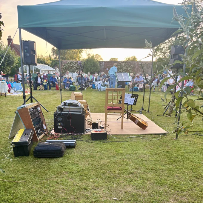 Fabulous evening yesterday at beautiful @Godinton  ! A big wedge was raised for a truly worthy cause..no not us, @samaritans , thanks to everyone for coming and supporting the evening and the good folk at Godinton hosting this excellent event 
#swingjazz #godintonhouse #summer