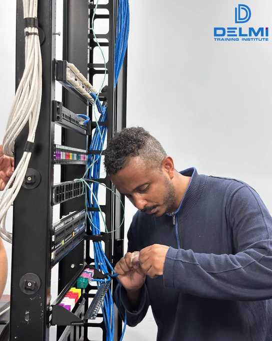 𝗡𝗲𝘁𝘄𝗼𝗿𝗸 𝗖𝗮𝗯𝗹𝗶𝗻𝗴 𝗧𝗲𝗰𝗵𝗻𝗶𝗰𝗶𝗮𝗻 𝗖𝗼𝘂𝗿𝘀𝗲 at 𝗗𝗲𝗹𝗺𝗶 𝗧𝗿𝗮𝗶𝗻𝗶𝗻𝗴 𝗜𝗻𝘀𝘁𝗶𝘁𝘂𝘁𝗲!