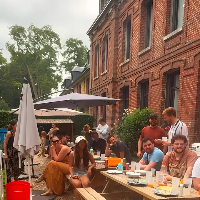 Une photo prise lors du BBQ dans les locaux de Bear Studio
