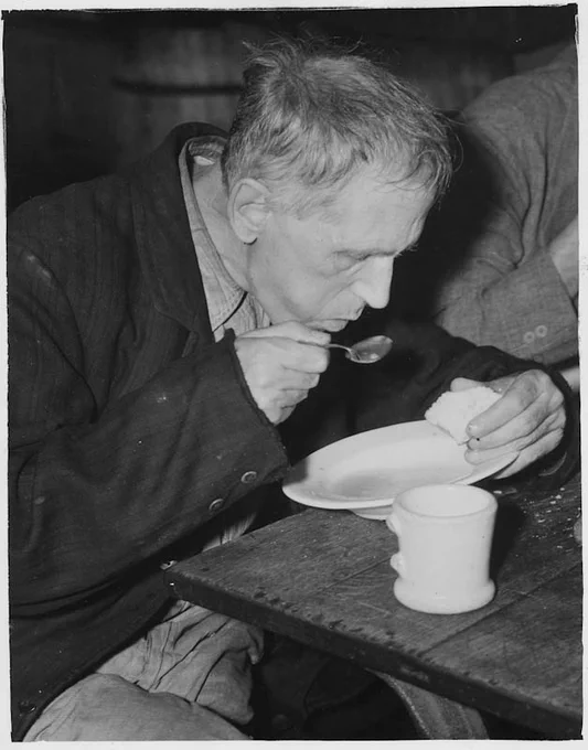 Franklin D. Roosevelt Presidential Library & Museum.
http://www.fdrlibrary.marist.edu/archives/collections/franklin/index.php?p=digitallibrary/thumbnails&q=progress&thumbnailpage=4 30.7.20
