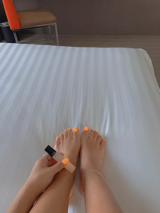 Foot nails