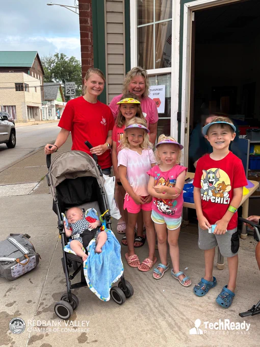🎉 Thanks for making Customer Appreciation Day a success in New Bethlehem, PA! 🙌 Congrats to all our winners & thanks to the Redbank Valley Chamber of Commerce! 🛍️ 

#ShopLocal #RedbankValley #NewBethlehem #ClarionCounty
