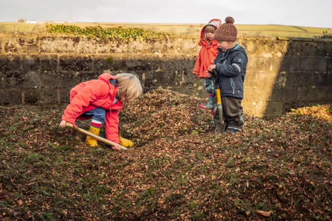 kids planting and digging