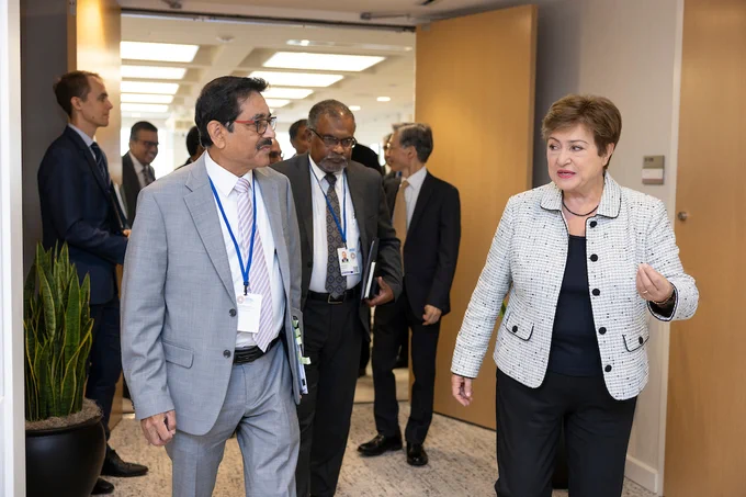 IMF Managing Director Kristalina Georgieva meets Sri Lanka's Central Bank Governor Nandalal Weerasinghe at the 2024 Annual Meetings of the World Bank Group and International Monetary Fund in Washington, DC, on October 21, 2024. Photo: IMF Photo/Allison Shelley