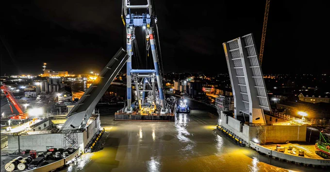 Extensive stakeholder engagement was required to allow the marine port to remain operational for the duration of the project.