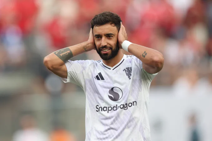 Bruno Fernandes celebrates his goal v West Ham.