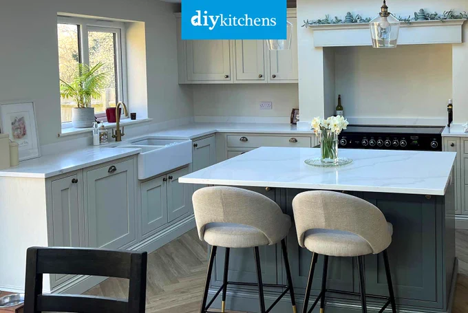 An Innova Helmsley Mussel & Bespoke Painted Inframe #kitchen | DIY Kitchens