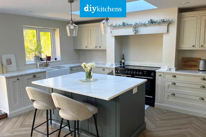 An Innova Helmsley Mussel & Bespoke Painted Inframe #kitchen | DIY Kitchens