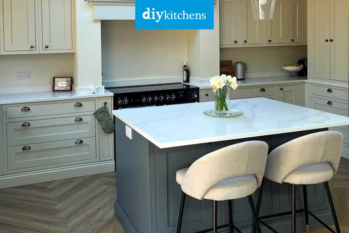 An Innova Helmsley Mussel & Bespoke Painted Inframe #kitchen | DIY Kitchens