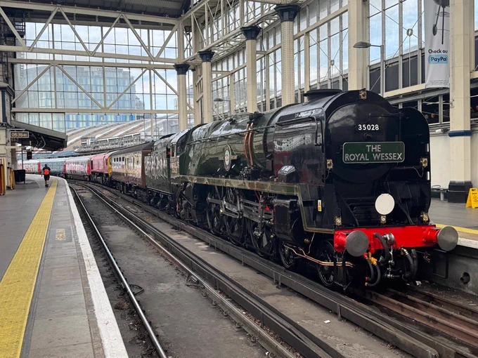 The Royal Wessex alongside a platform at London Waterloo. 