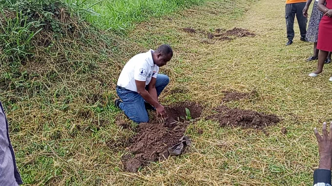Dr. Kwaku Antwi, planting a Shea tree - Our Heritage, Fruit of wealth 