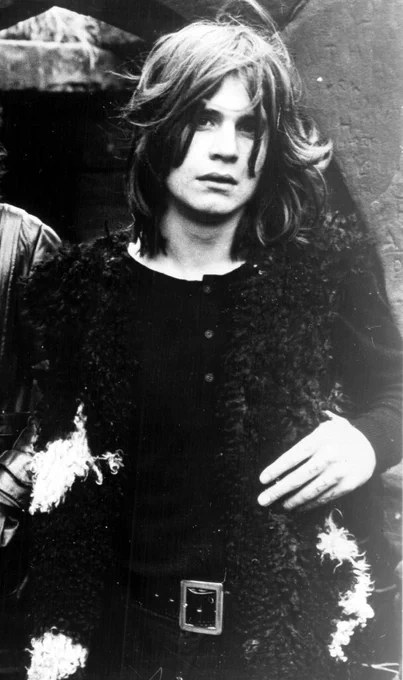 Ozzy, muy jovencillo, en una fotografía promocional de 1970.