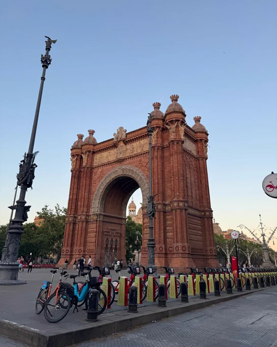 A photo from Fernand of the Arc de Triomf in Barcelona