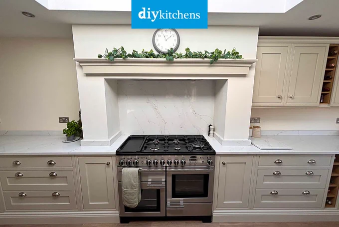 An Innova Helmsley Mussel Inframe #kitchen | DIY Kitchens