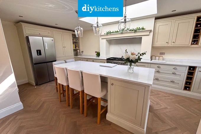 An Innova Helmsley Mussel Inframe #kitchen | DIY Kitchens