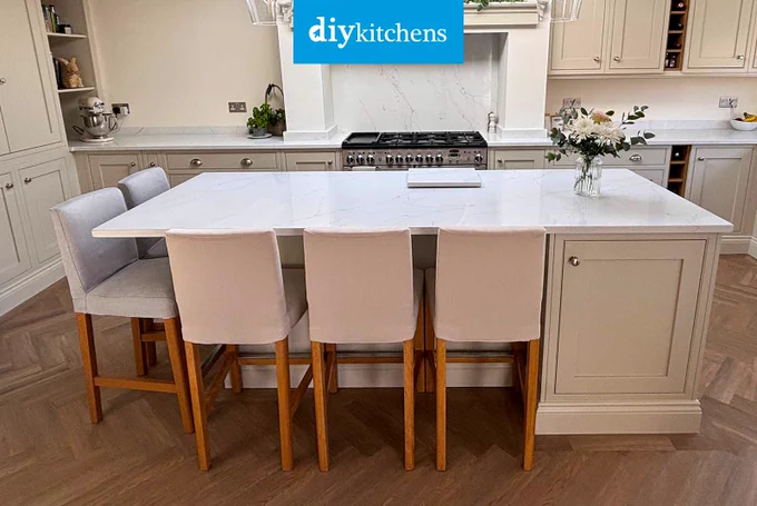 An Innova Helmsley Mussel Inframe #kitchen | DIY Kitchens