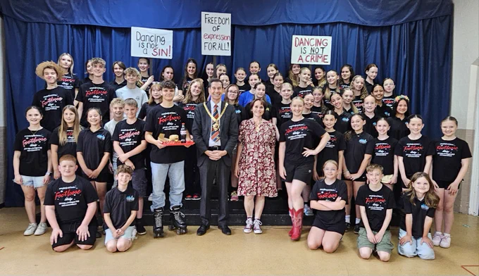Mayor of Worcester, Councillor Matt Lamb and Mayoress, Cllr Zoe Cookson, with the cast of WODYS (Worcester Operatic & Dramatic Society Youth Section)