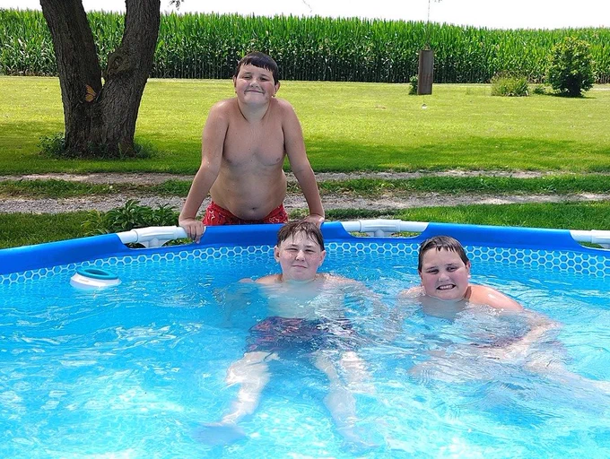 Trace and Blaze with their cousin