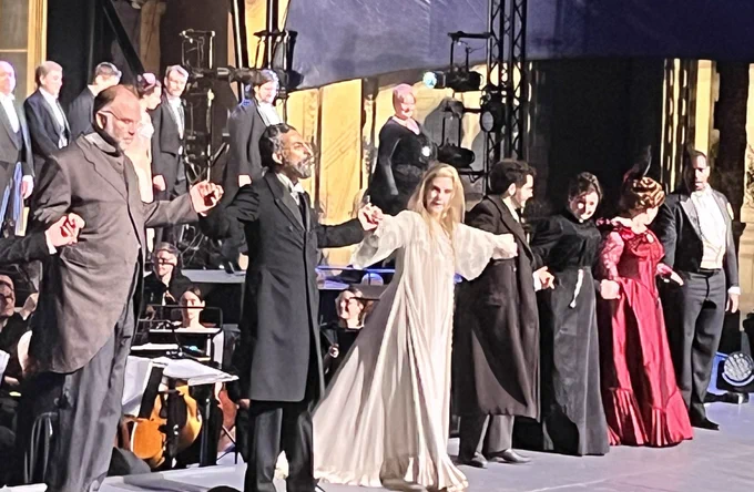 Main cast members of La Traviata