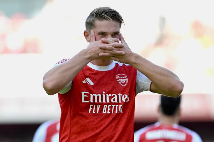 Viktor Gyokeres celebrates our opening goal.
