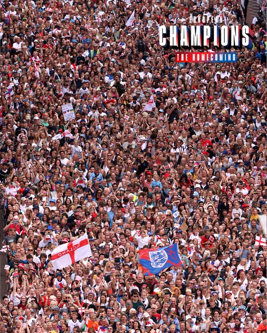 The crowds supporting the Lionesses during The Homecoming in London