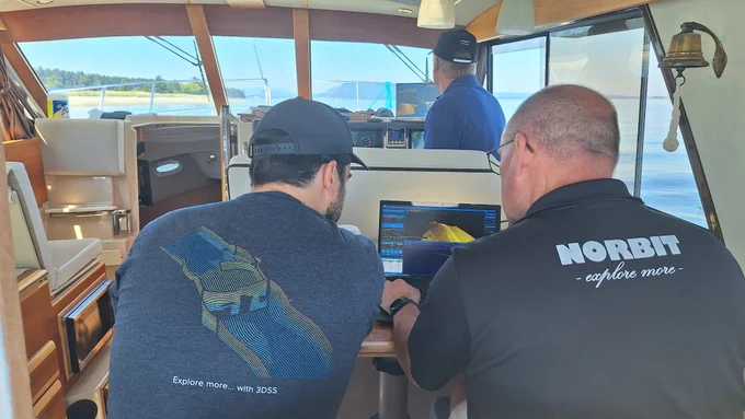 Colleagues from Ping DSP and Norbit Subsea work with the 3DSS Sonar System.