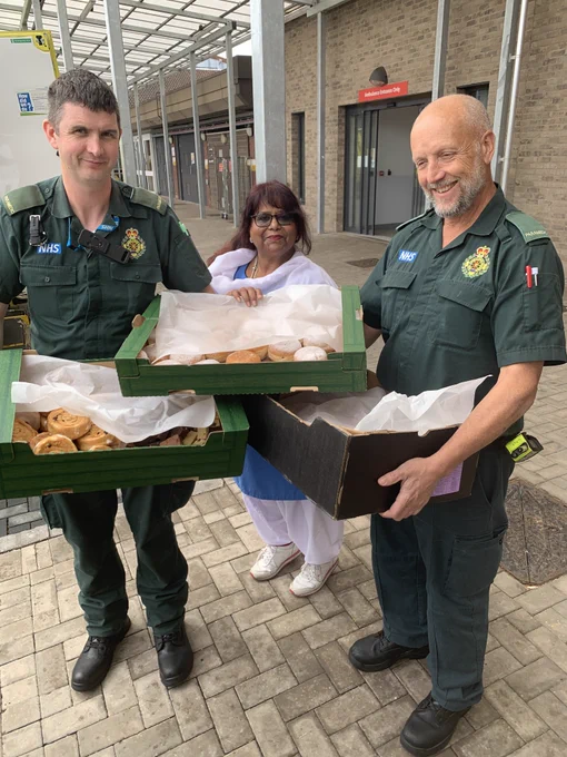 supporting  emergency workers with #CostOfLivingCrisis.
helping to feed tummies and not  #landfill #landwaste