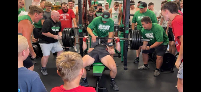 Koby Jones Senior - 415 LB Bench Press