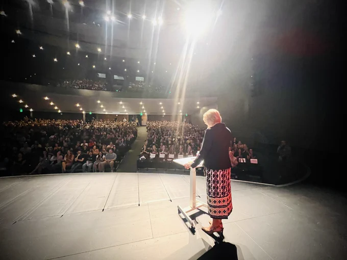 Dr. Kapushion speaks at Convocation