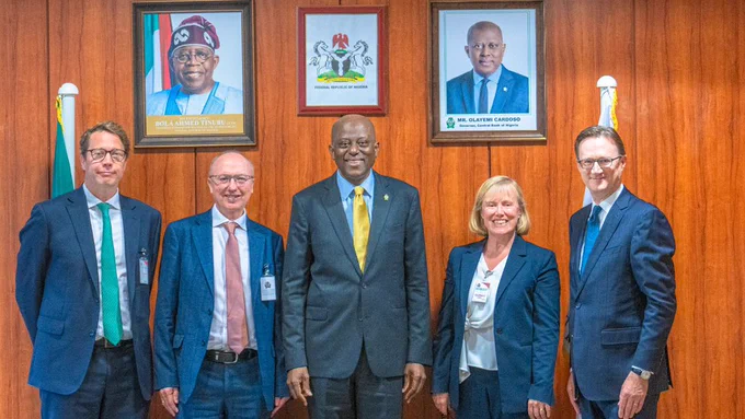 L–R: Ryan Lindstrom, Glen Hoggarth, CBN Governor Olayemi Cardoso, Clare Cowan, and British High Commissioner to Nigeria, Dr. Richard Montgomery, during a strategic meeting at the CBN Head Office, Abuja.