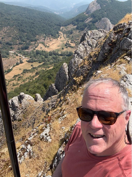 Steep drop-off on one side of the mountain.