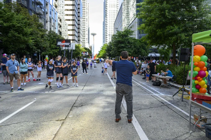 Mayor Harrell at the 3rd annual Seattle Street Sports Showdown
