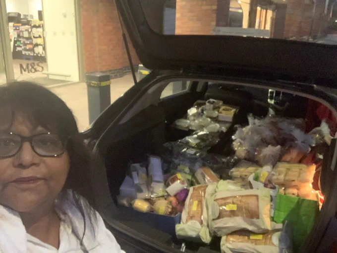 Global warning is real and our efforts to rescue fresh food from ending up in #landfill #landwaste #environment, Delivering to Rivers House , families. Acorn Hospice , emergency workers to help #costoflivingcrisisuk
Prayers for good health and speedy recovery for dearest Madeleine Holland 

Balbir Seimar
Oak Tree Trust Walsall
#VolunteerWeek2025
#volunteeringmatters
#costoffoodcrisis
#volunteering
#volunteersmakeadifference
#volunteersmakingadifference
#balseimar
#balbirseimar
#letsgetwasupdone
#communitymatters