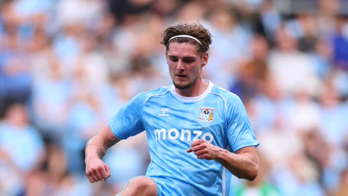 Jack Rudoni in action for Coventry City.
