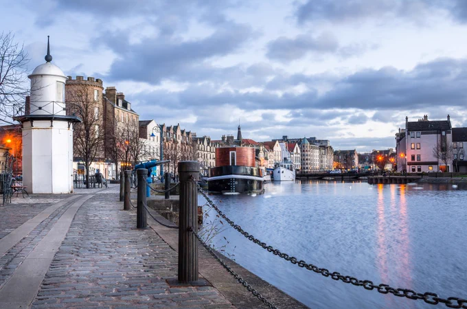 Photo shows Leith shore 