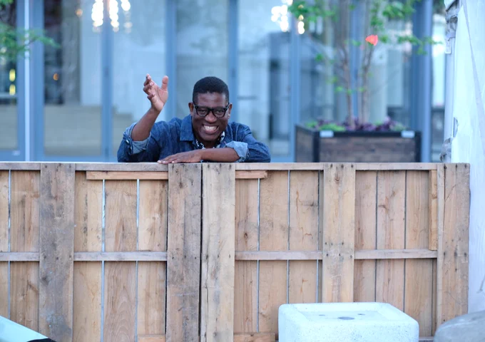 Helmer Joseph pris par surprise - Designer 